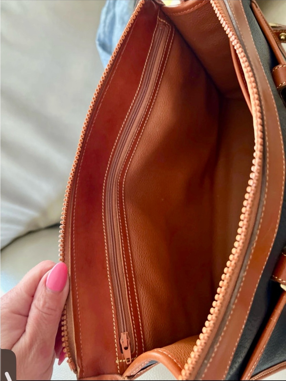 Vintage Dooney & Bourke  All-Weather Leather Shoulder with Crossbody Strap - Picture 9 of 9
